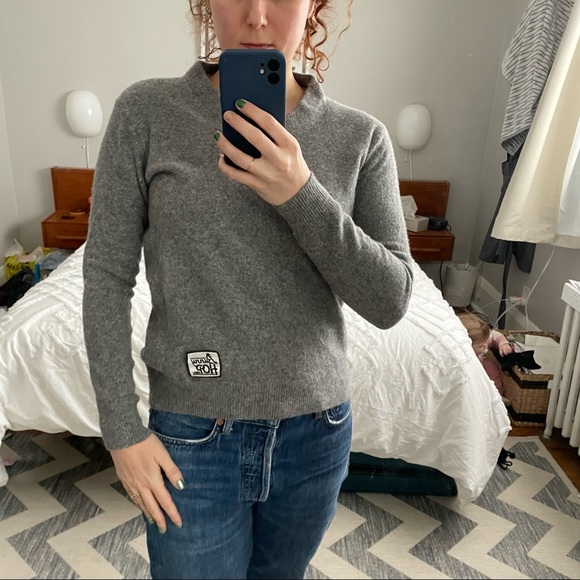 3 for 20$🌼 Marc by Marc Jacob Merino Wool and Cashmere Sweater - Picture 9 of 13